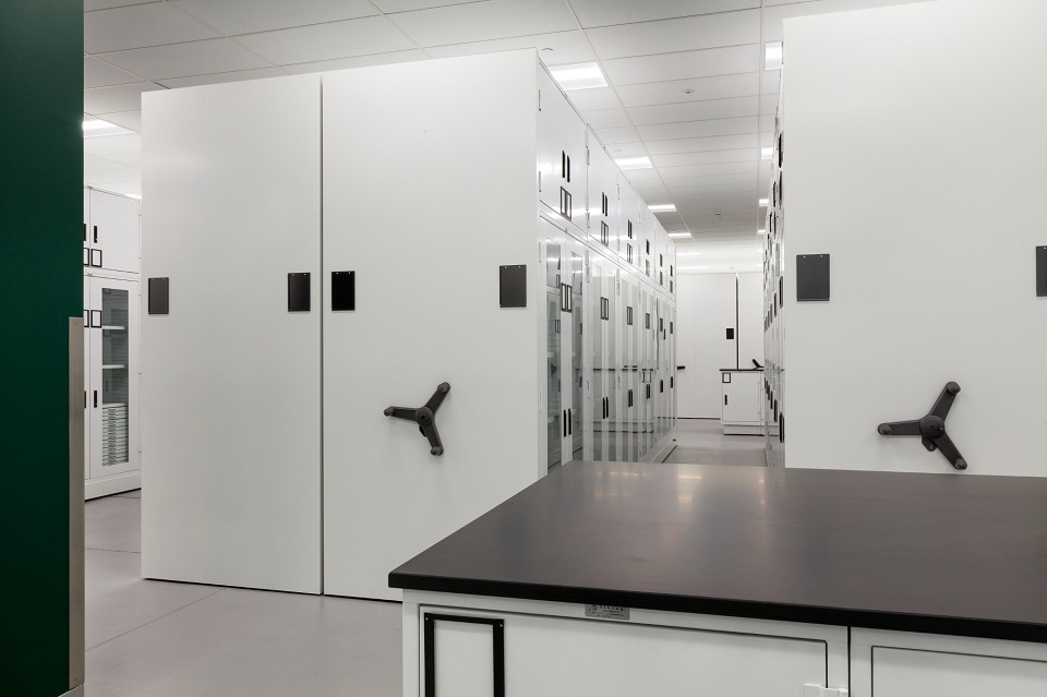 Couneter-Height-and-Compact-Museum-Cabinets-at-the-Collections-Studies-Center-at-Yale-University.jpg