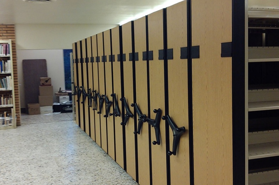 fascinating-mobile-shelving-for-home_wondrous-kinetic-mobile-shelving_alluring-mobile-shelving-l.jpg